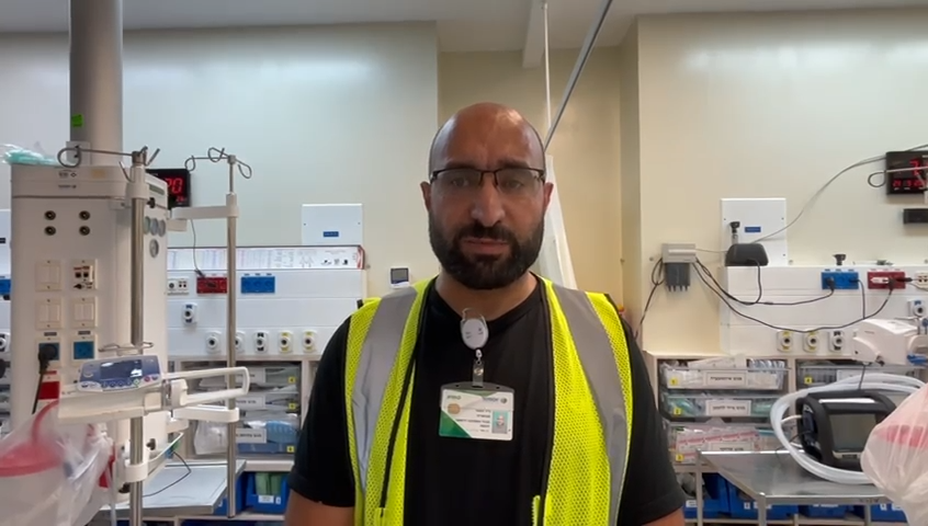 فيديو - الدكتور ظاهر إغبارية، مدير قسم الطوارئ في مستشفى يوسفتال في ايلات 